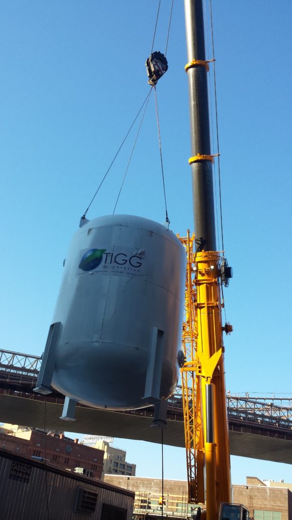 Lifting Water Tank with Crane